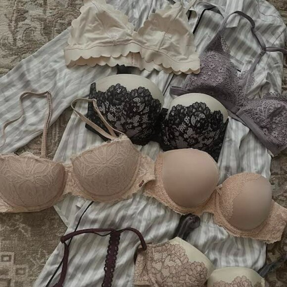 VS's Assorted Intimate Wear Size S, 34C - Picture 1 of 11